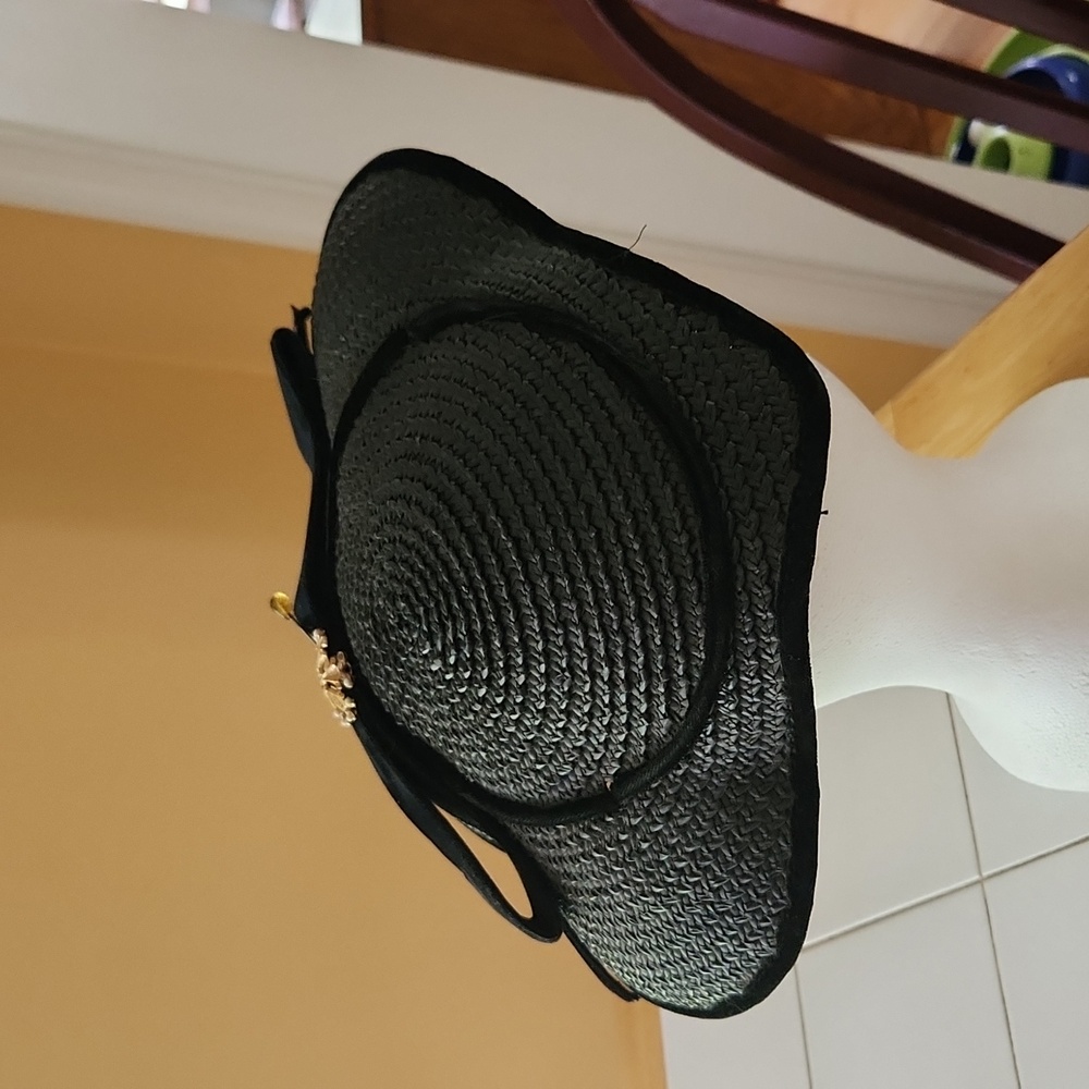 Vintage Macy's New York 1950s black straw hat w/velvet bow and pin